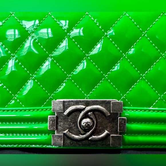 Chanel Green Quilted Patent Leather Flap Boy Bag - Picture 7 of 13